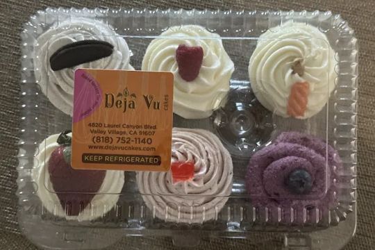 Deja Vu Cakes