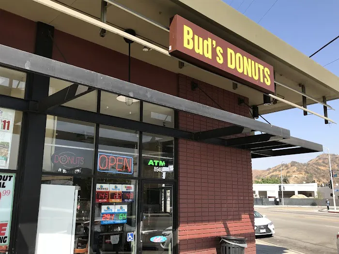 Bud's Donut Shop Picture 2