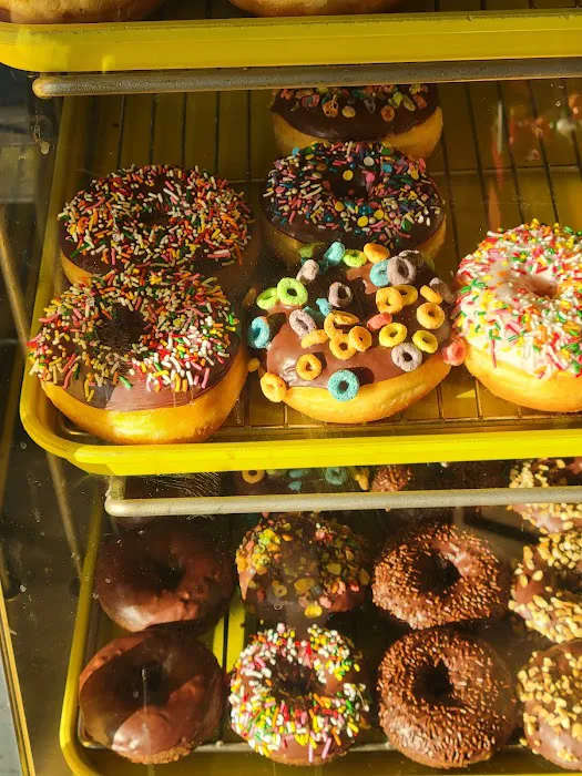 Bud's Donut Shop Picture 7