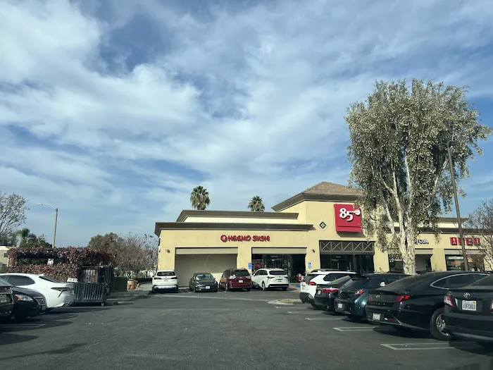 85°C Bakery Cafe - Chino Hills Picture 5