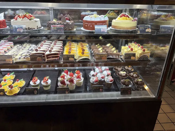 85°C Bakery Cafe - Chino Hills Picture 9