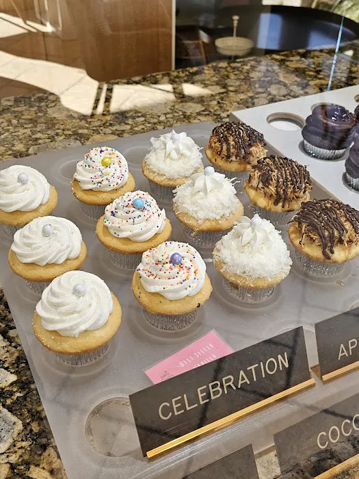Simply Cakes and Cupcakes Picture 9
