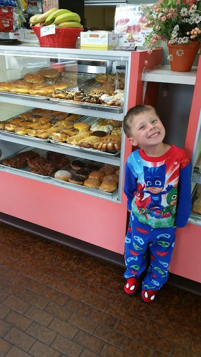 Royal Donuts and Burger Picture 7