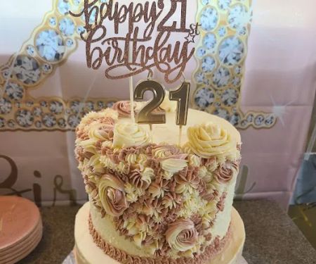 Crummy Cakes Café & Bakery