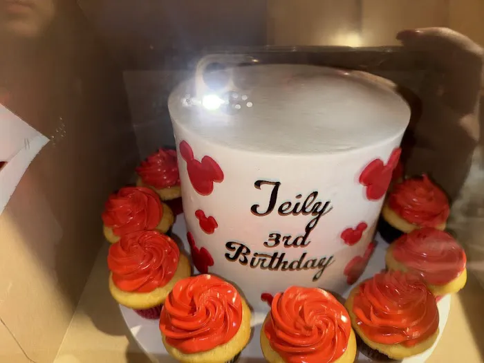 Jocelyn’s Bakery/ Dominican Cakes & Desserts Picture 4