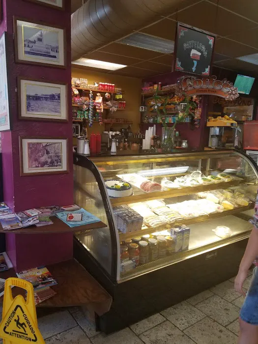 La Caleñita Bakery & Café Picture 3