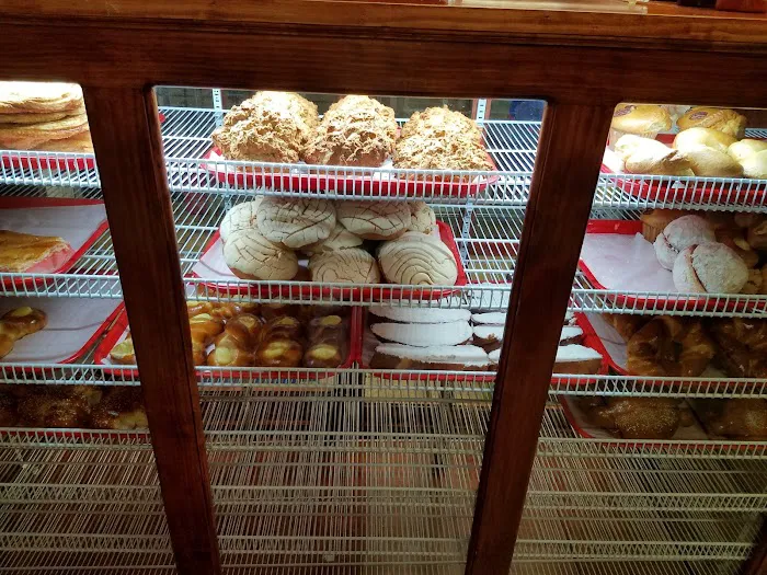 Panadería Mexicana El Trébol Picture 1