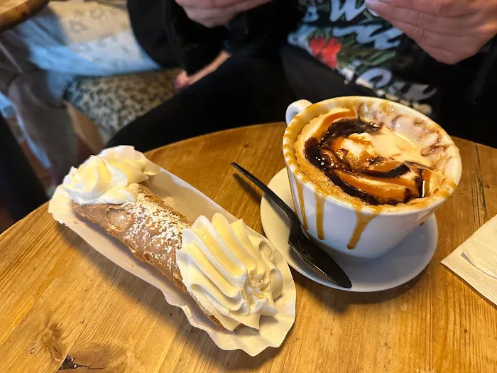 Constitution Cannoli King Picture 6