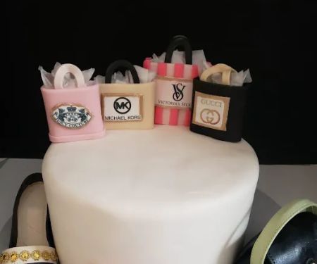 Delicious edibles custom cake bakery