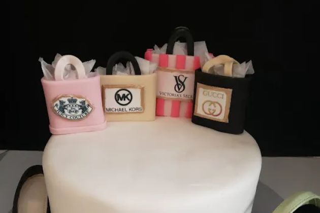 Delicious edibles custom cake bakery