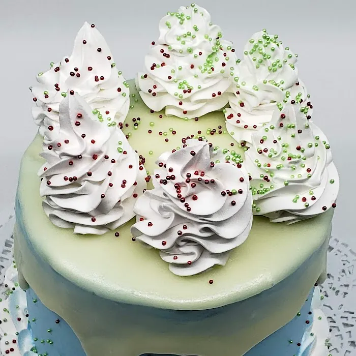Delicious edibles custom cake bakery Picture 2