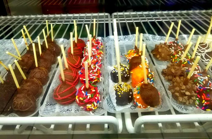 Jeseca Creations, Cake Shop Picture 9