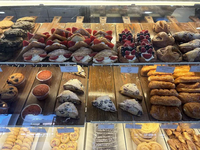 Mr. Baker Finest Bakery & Cafe Picture 2