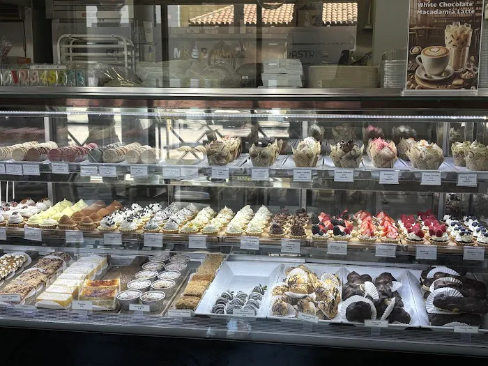 Mr. Baker Finest Bakery & Cafe Picture 6