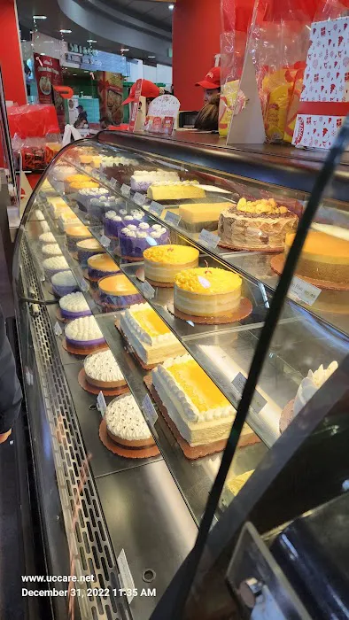 Red Ribbon Bakeshop Picture 8