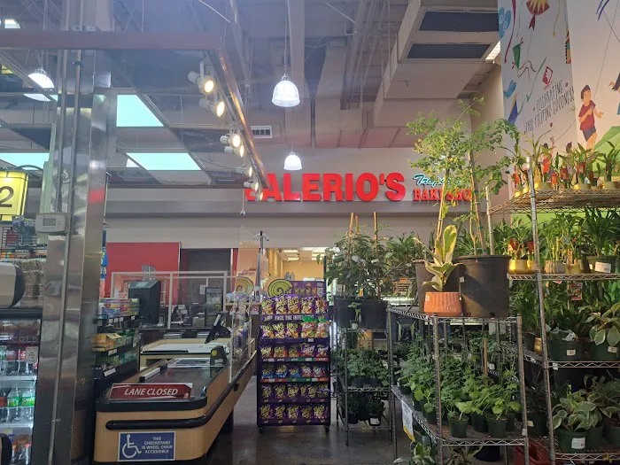 Valerio's Tropical Bakeshop Picture 8
