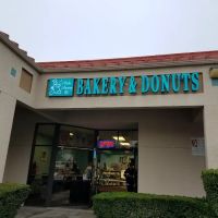 Cake Among Us Bakery, Donuts & Wedding Cakes ico