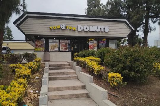 Yum Yum Donuts