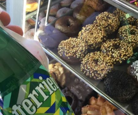 Super Star Donuts