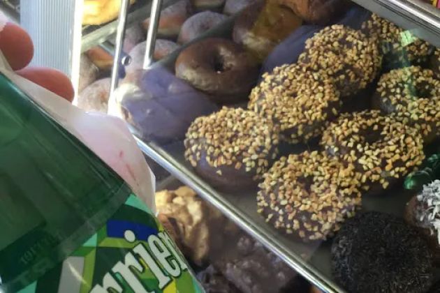 Super Star Donuts