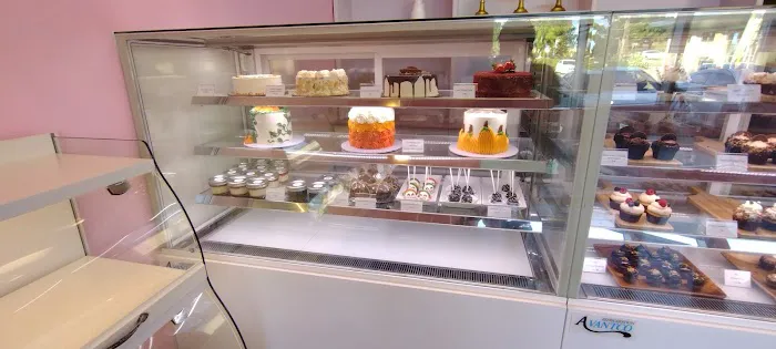 Glaze & Glamz Bakeshop Picture 8