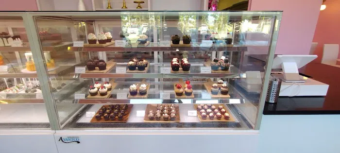 Glaze & Glamz Bakeshop Picture 1