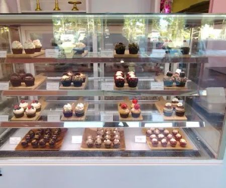 Glaze & Glamz Bakeshop