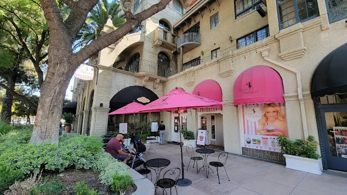 Casey's Cupcakes Picture 10
