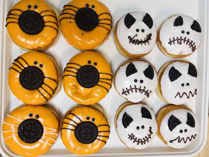 Yummy's Donuts Picture 3
