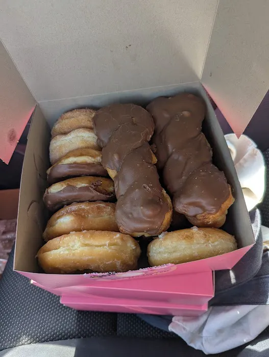 Baker's Dozen Donuts - Riverside Picture 10
