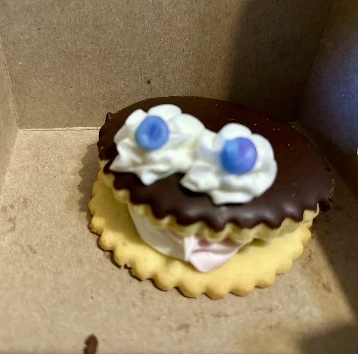 Pisker's Bakery Picture 5