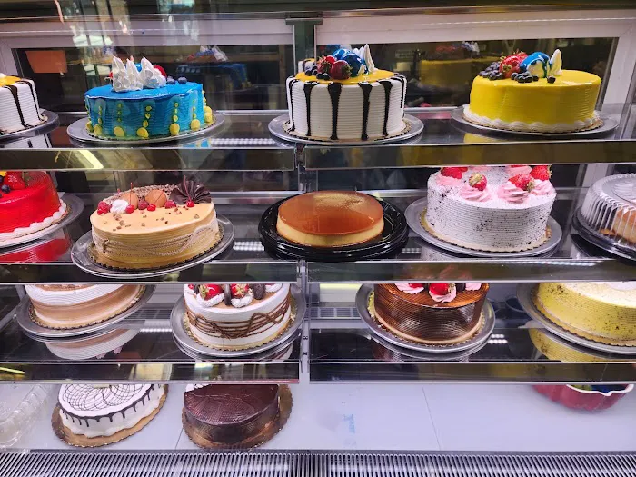 Amigos Bakery Pastries Shop Picture 9