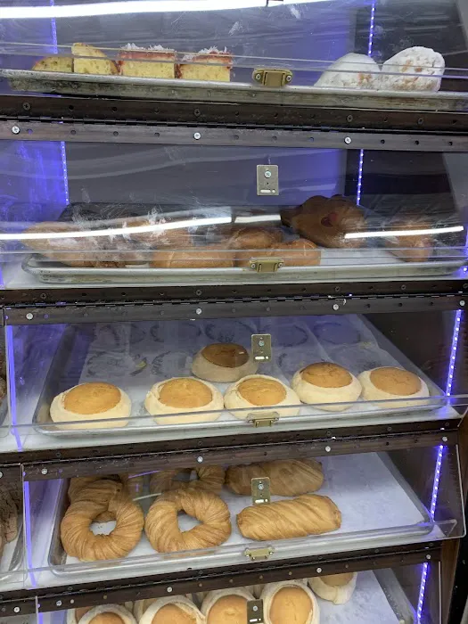 Amigos Bakery Pastries Shop Picture 5