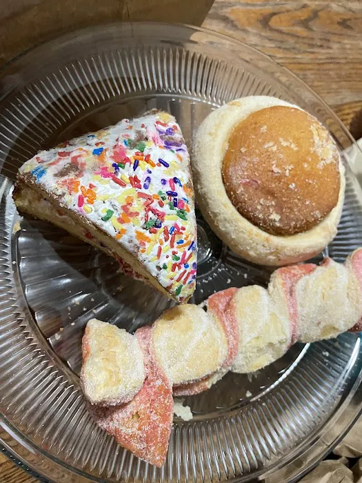 Amigos Bakery Pastries Shop Picture 10