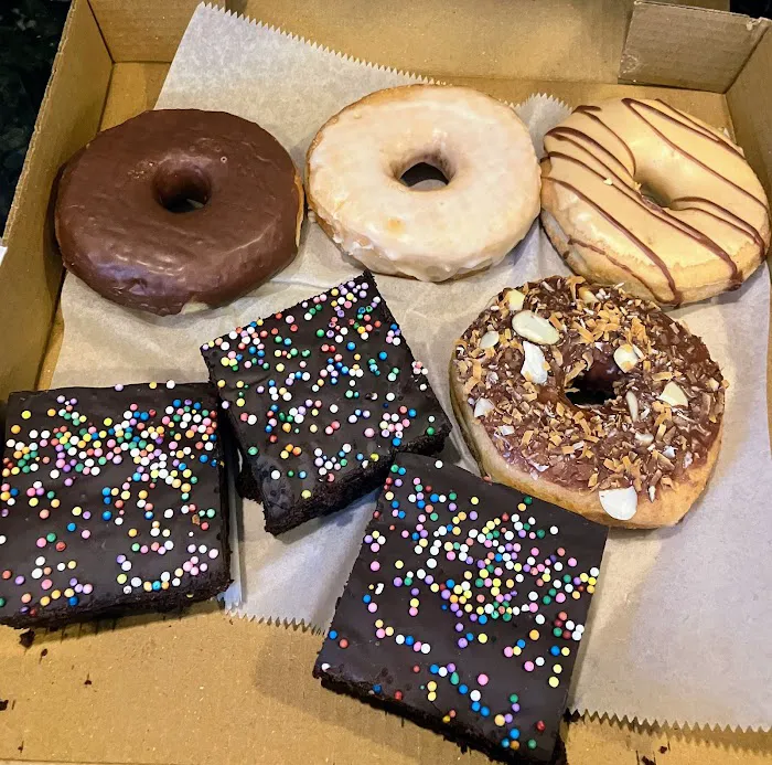 Dottie's Donuts Picture 5
