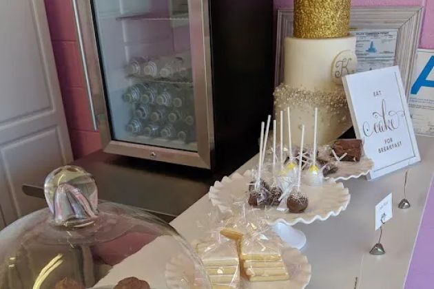 Mae'd with Love Cakes