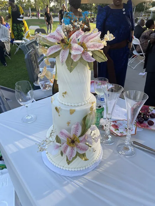 Botanical Cake House Picture 4