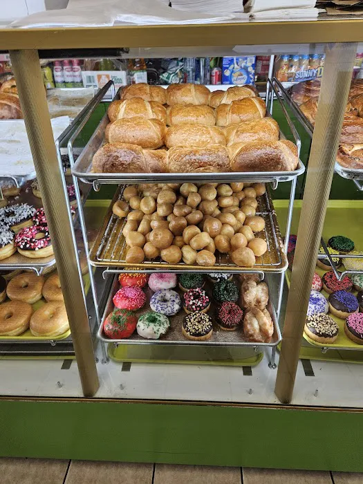 P M CAFE DONUTS Picture 7