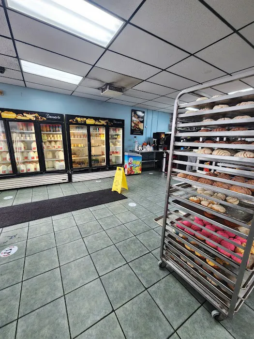 Panadería Y Pizzeria La Mexicana Picture 2