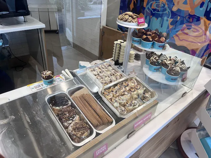 Cinnabon Picture 1