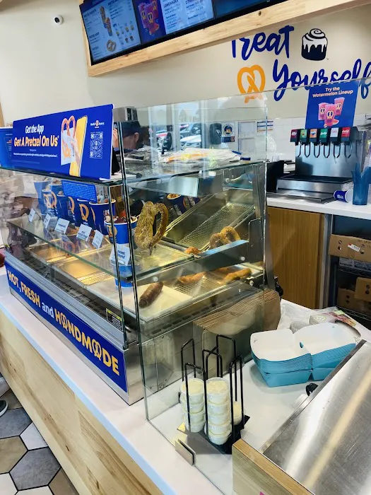 Cinnabon Picture 4