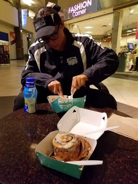 Cinnabon Picture 4
