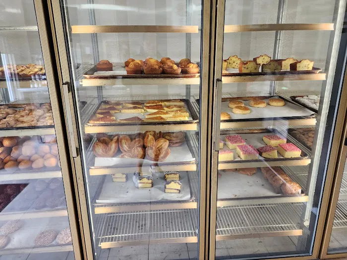 Lesley Bakery Picture 7