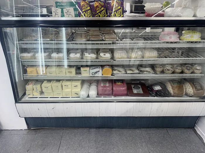 Delicias Bakery & Delicatessen Picture 4