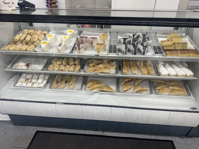 Delicias Bakery & Delicatessen Picture 1