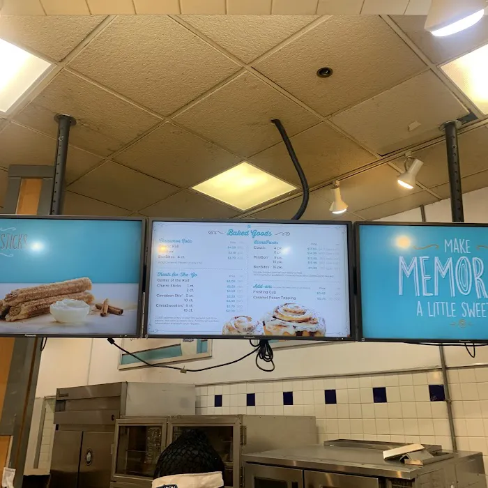 Cinnabon Picture 6