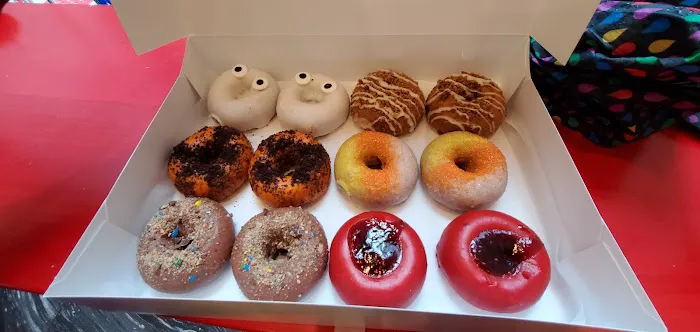Federal Donuts & Chicken East Market Picture 1