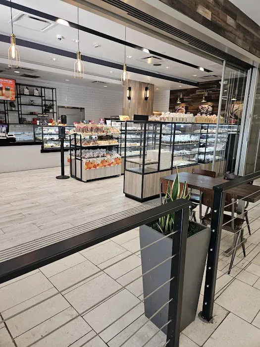 85C Bakery Cafe - Sherman Oaks Picture 4