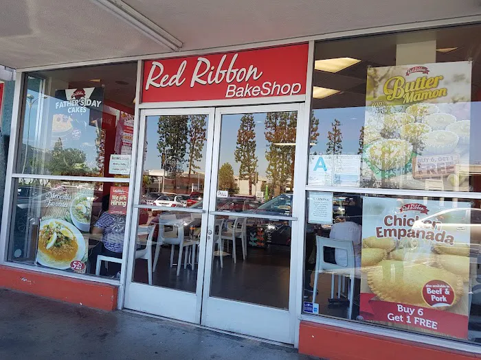 Red Ribbon Bakeshop Picture 10