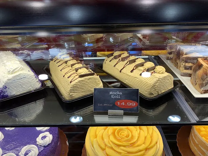 Red Ribbon Bakeshop Picture 7